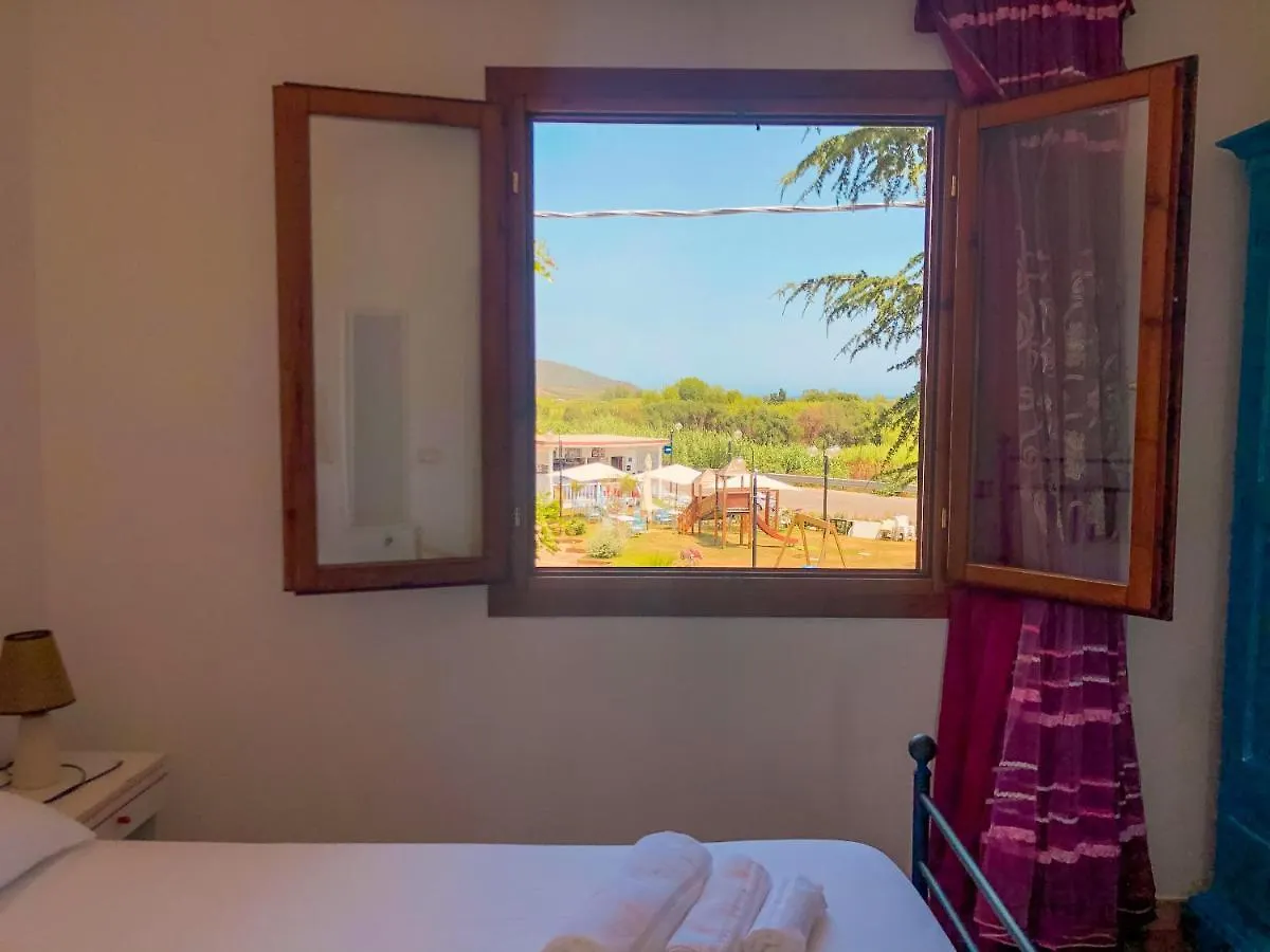 Appartamento Vista Mare Coghe Fae - Ammentos Posada 0*, פוסאדה איטליה